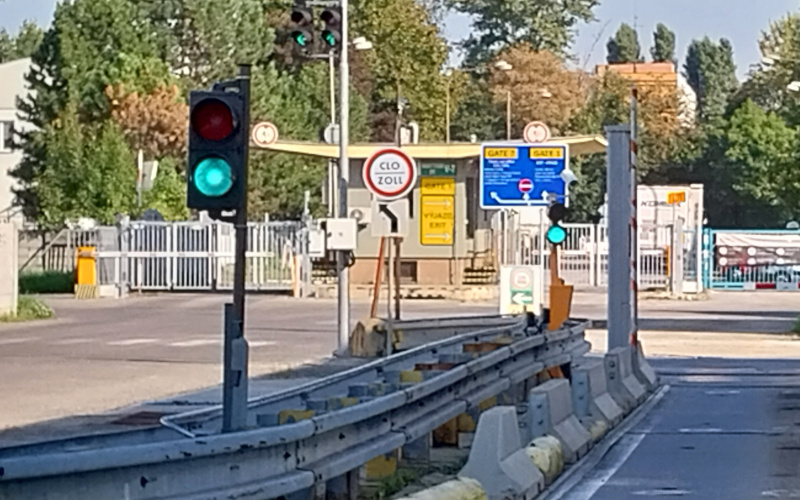 Vstup pre kamióny Slovnaft 1
